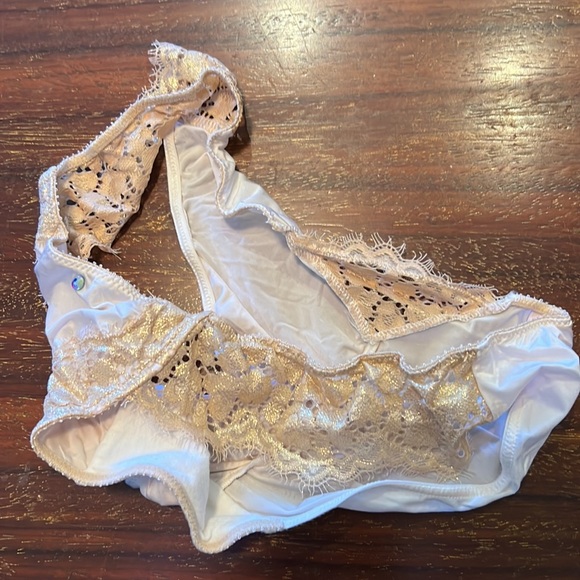 Victoria’s Secret Gold accent Cheekini Panty, sz S - Picture 3 of 5